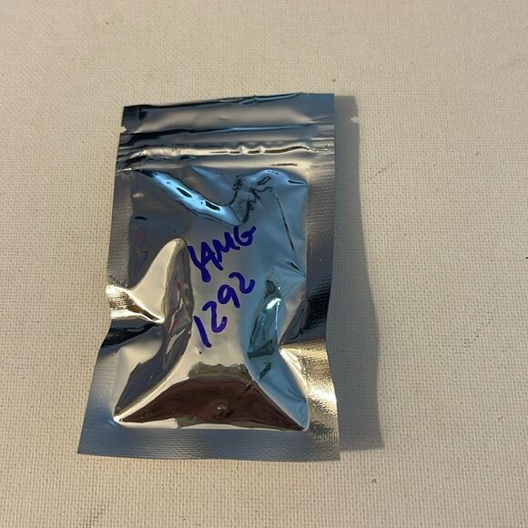 AMG Mercedes Benz Logo valve Stem caps in Silver set of 4 NWT - Picture 5 of 5